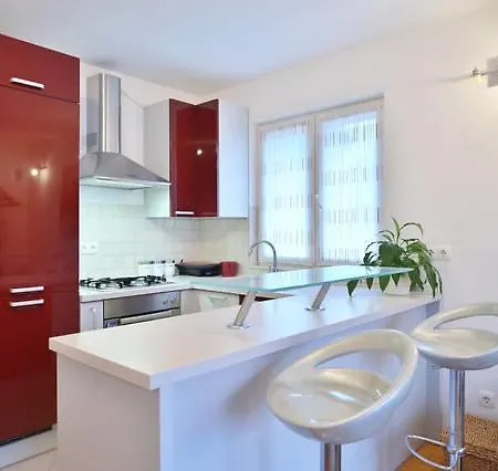 Lazaneo Apartment